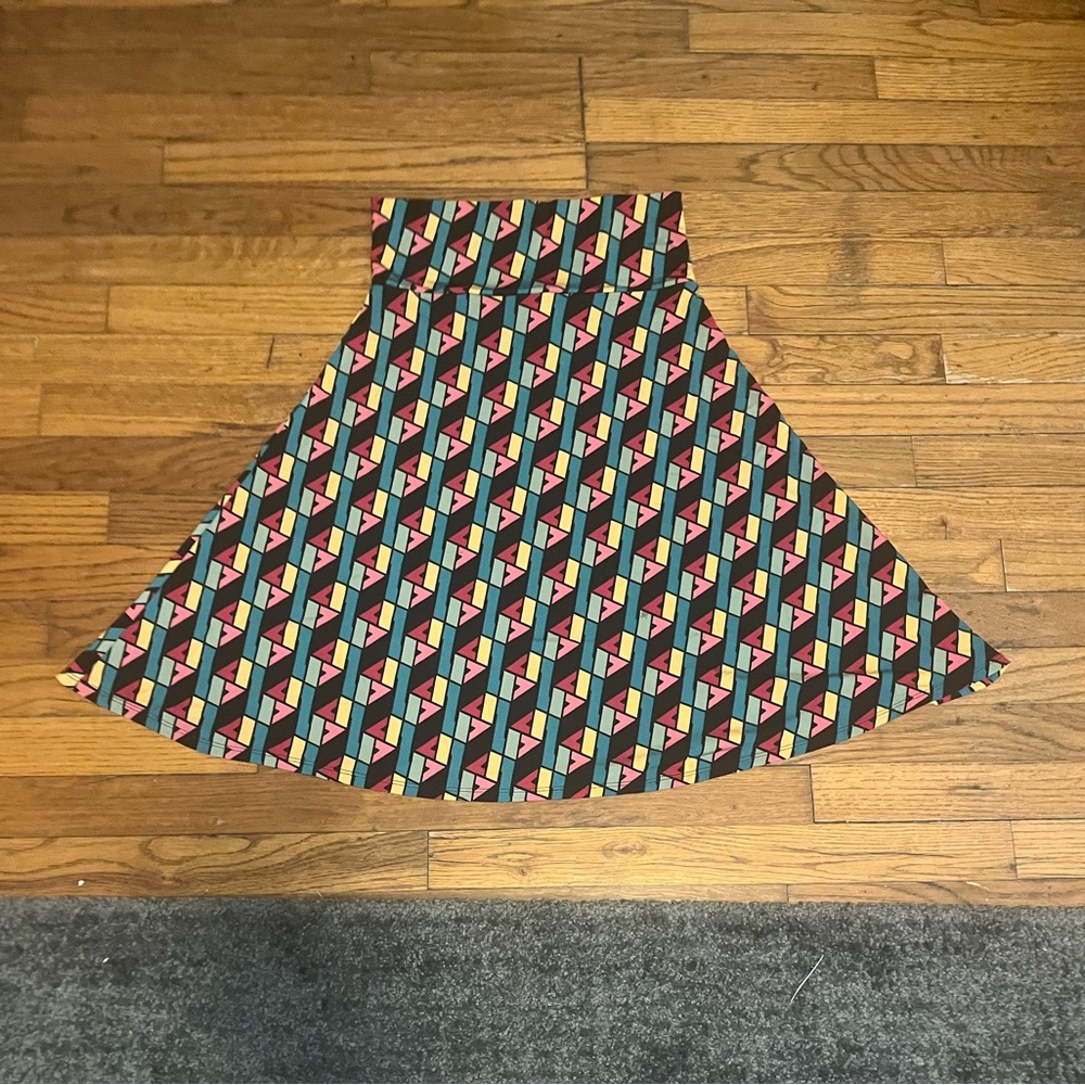 LuLaRoe Azure size Small Skirt with adorable Geometric print